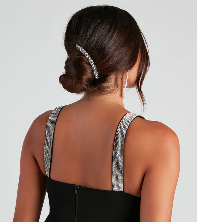Glam Adoration Rhinestone Hair Comb is the perfect Homecoming look pick with on-trend details to make the 2023 HOCO dance your most memorable event yet!