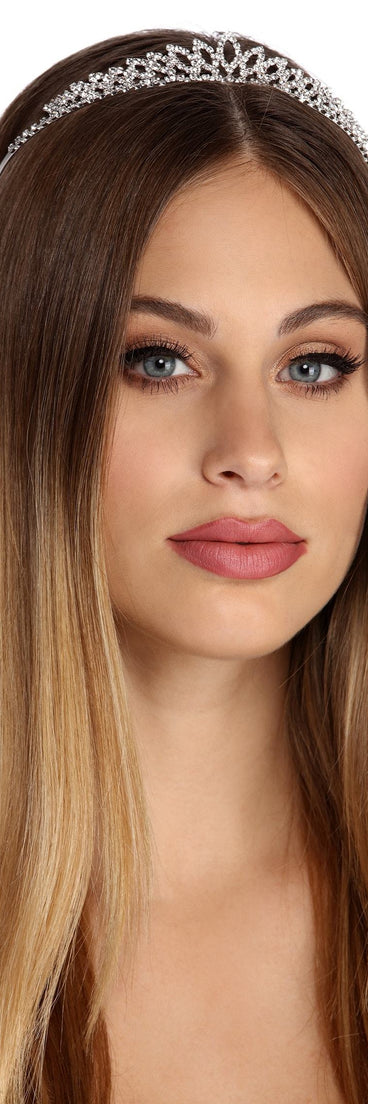 Rhine Now Laugh Later Oval Tiara is a gorgeous pick as your 2023 prom dress or formal gown for wedding guest, spring bridesmaid, or army ball attire!