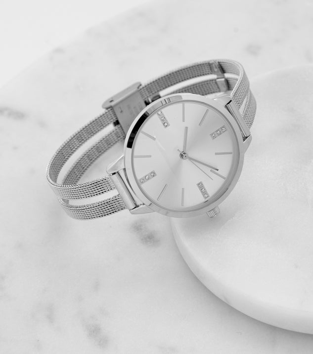 Time Flies Mesh Band Watch is the perfect Homecoming look pick with on-trend details to make the 2023 HOCO dance your most memorable event yet!