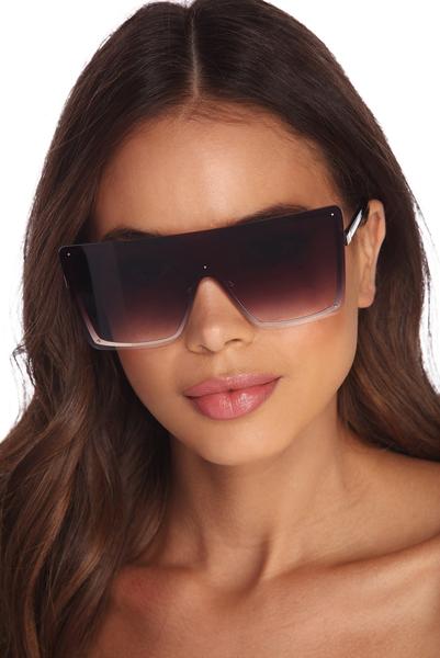 On The Move Flat Top Sunglasses is a trendy pick to create 2023 festival outfits, festival dresses, outfits for concerts or raves, and complete your best party outfits!