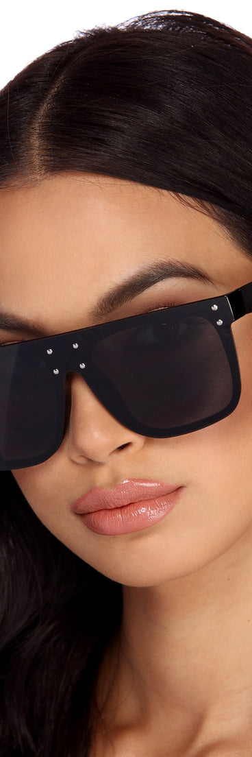 Studded Brow Bar Sunglasses is a trendy pick to create 2023 festival outfits, festival dresses, outfits for concerts or raves, and complete your best party outfits!