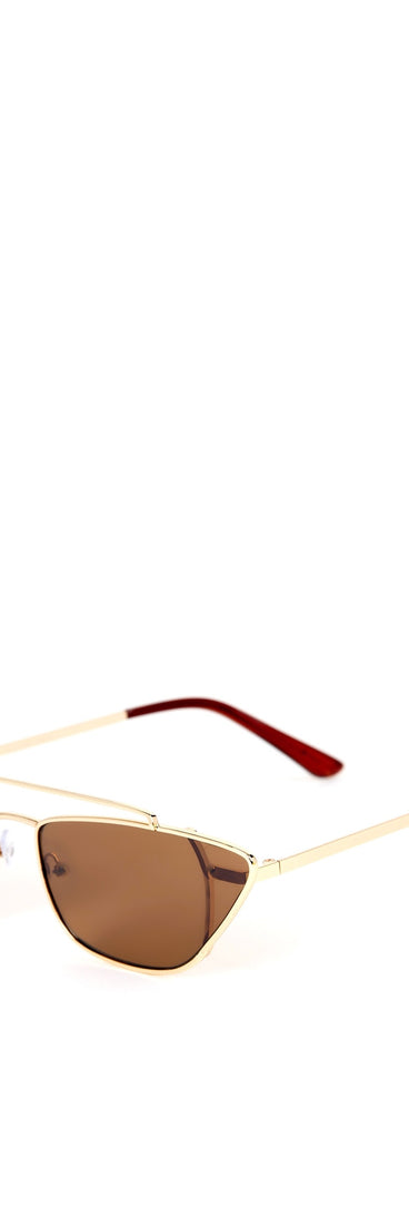 On The Edge Sunglasses is a trendy pick to create 2023 festival outfits, festival dresses, outfits for concerts or raves, and complete your best party outfits!