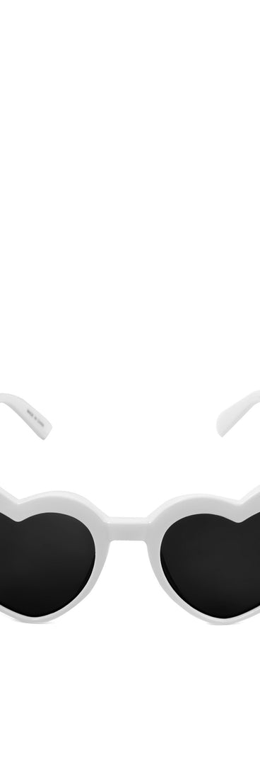 Heart Cat Eye Sunglasses is a trendy pick to create 2023 festival outfits, festival dresses, outfits for concerts or raves, and complete your best party outfits!