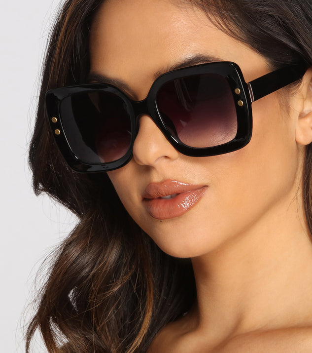 Rich Lifestyle Over-sized Square Sunglasses is a trendy pick to create 2023 festival outfits, festival dresses, outfits for concerts or raves, and complete your best party outfits!