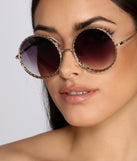 Get Twisted Round Ombre Sunglasses is a trendy pick to create 2023 festival outfits, festival dresses, outfits for concerts or raves, and complete your best party outfits!