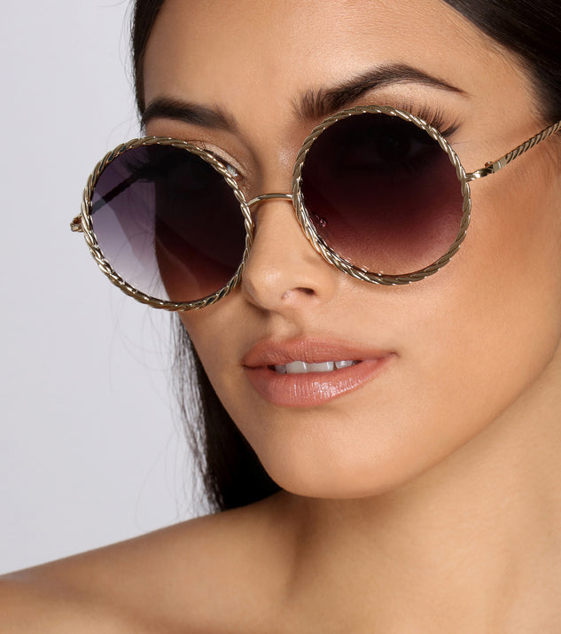 Get Twisted Round Ombre Sunglasses is a trendy pick to create 2023 festival outfits, festival dresses, outfits for concerts or raves, and complete your best party outfits!