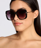 Diva Alert Sunglasses is a trendy pick to create 2023 festival outfits, festival dresses, outfits for concerts or raves, and complete your best party outfits!