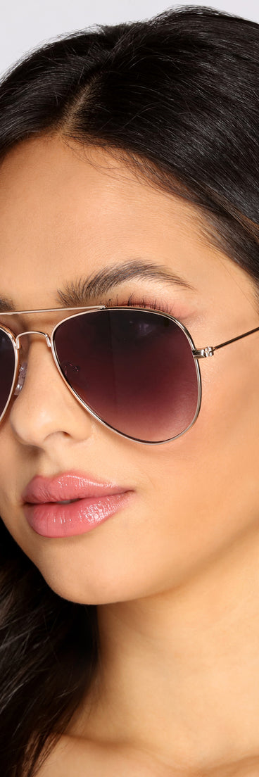 Major Vibes Aviator Sunglasses is a trendy pick to create 2023 festival outfits, festival dresses, outfits for concerts or raves, and complete your best party outfits!