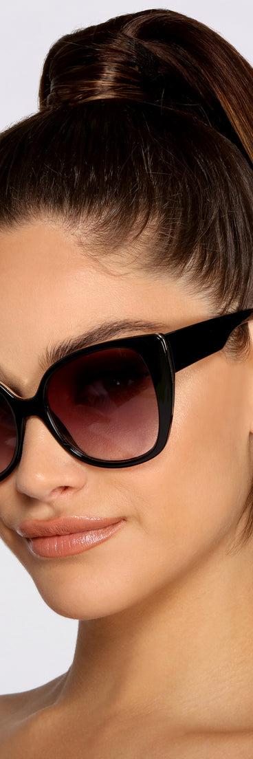 State The Facts Cat Eye Sunglasses is a trendy pick to create 2023 festival outfits, festival dresses, outfits for concerts or raves, and complete your best party outfits!