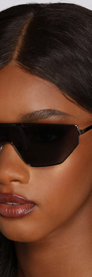 Shield 'Em Flat Top Sunglasses is a trendy pick to create 2023 festival outfits, festival dresses, outfits for concerts or raves, and complete your best party outfits!