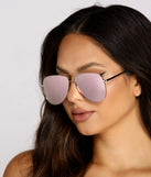 Sleek Style Aviator Sunglasses
