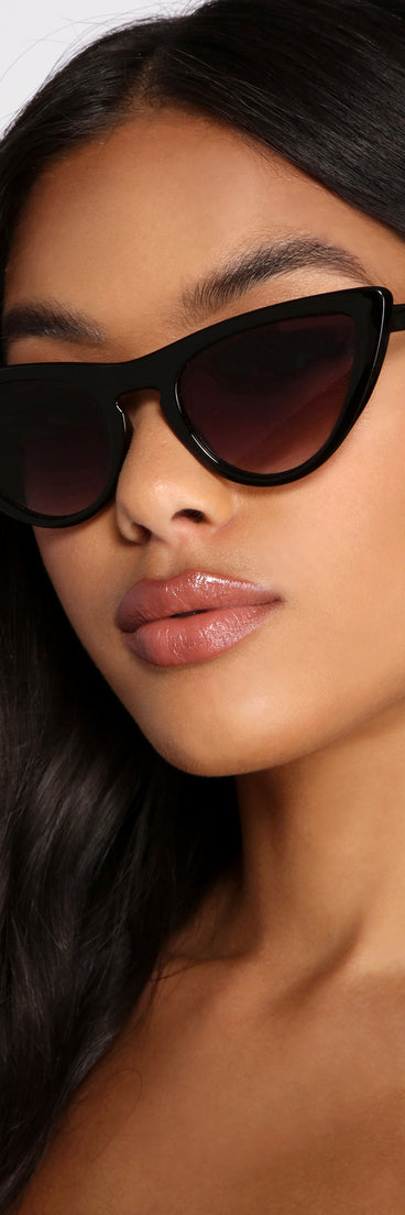 Instant Classic Cat Eye Sunglasses