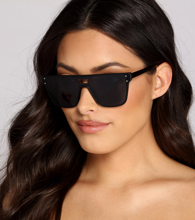 Stylishly Studded Flat-Top Sunglasses is a fire pick to create 2023 festival outfits, concert dresses, outfits for raves, or to complete your best party outfits or clubwear!