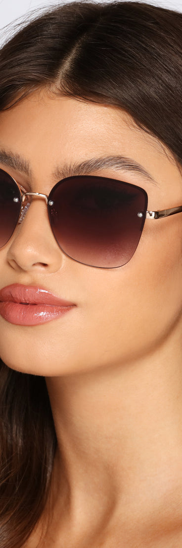 Stylish Details Ombre Sunglasses is a trendy pick to create 2023 festival outfits, festival dresses, outfits for concerts or raves, and complete your best party outfits!