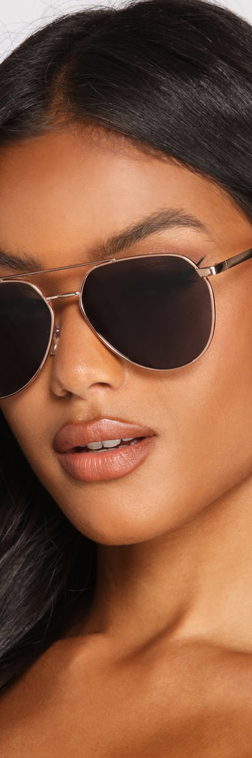 Sleek Stunner Aviators is a trendy pick to create 2023 festival outfits, festival dresses, outfits for concerts or raves, and complete your best party outfits!