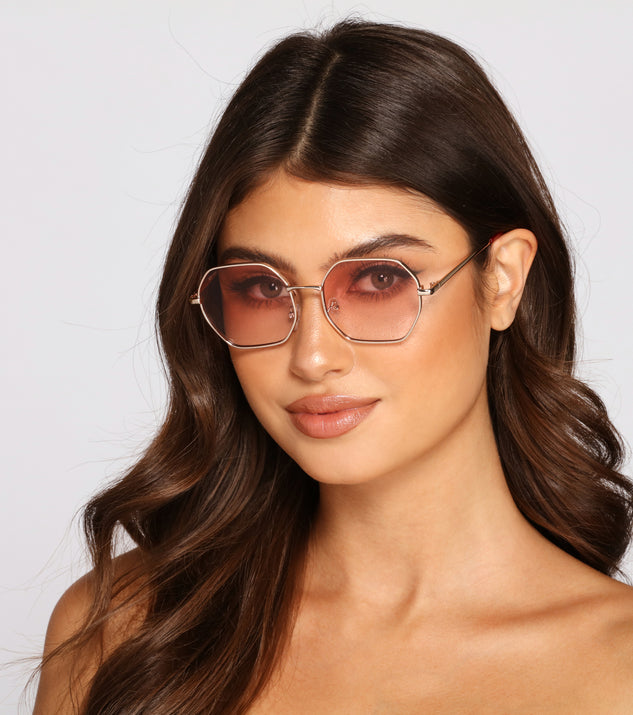 Making Trends Geometric Sunglasses is a trendy pick to create 2023 festival outfits, festival dresses, outfits for concerts or raves, and complete your best party outfits!