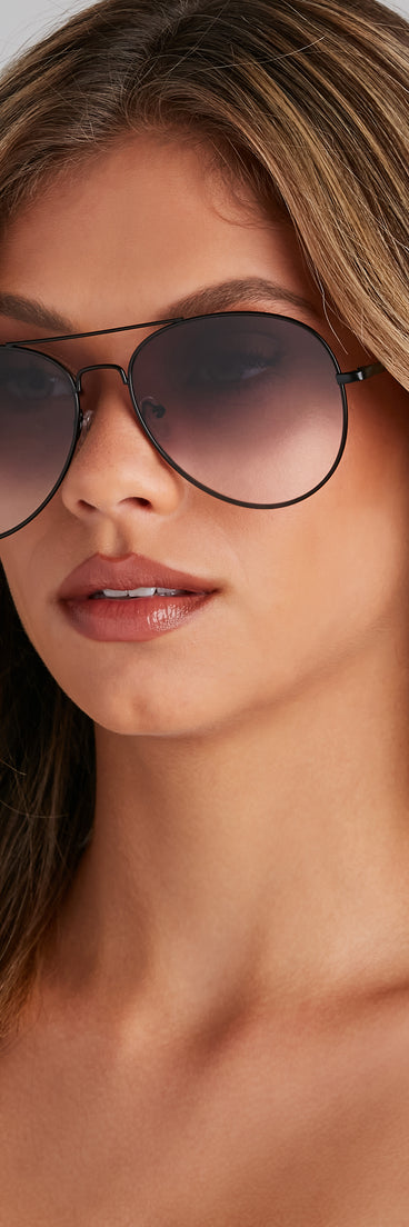 Top Style Ombre Aviators is a trendy pick to create 2023 festival outfits, festival dresses, outfits for concerts or raves, and complete your best party outfits!