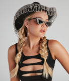 Star On The Rise Cateye Sunglasses is a trendy pick to create 2023 festival outfits, festival dresses, outfits for concerts or raves, and complete your best party outfits!