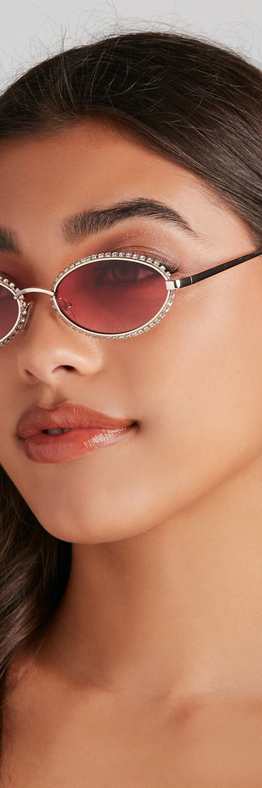 Disco Era Rhinestone Trim Sunglasses is a trendy pick to create 2023 festival outfits, festival dresses, outfits for concerts or raves, and complete your best party outfits!
