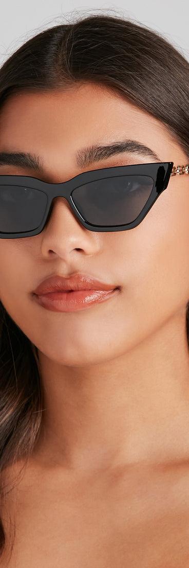 Purrfect Cat Eye Sunglasses is a trendy pick to create 2023 festival outfits, festival dresses, outfits for concerts or raves, and complete your best party outfits!