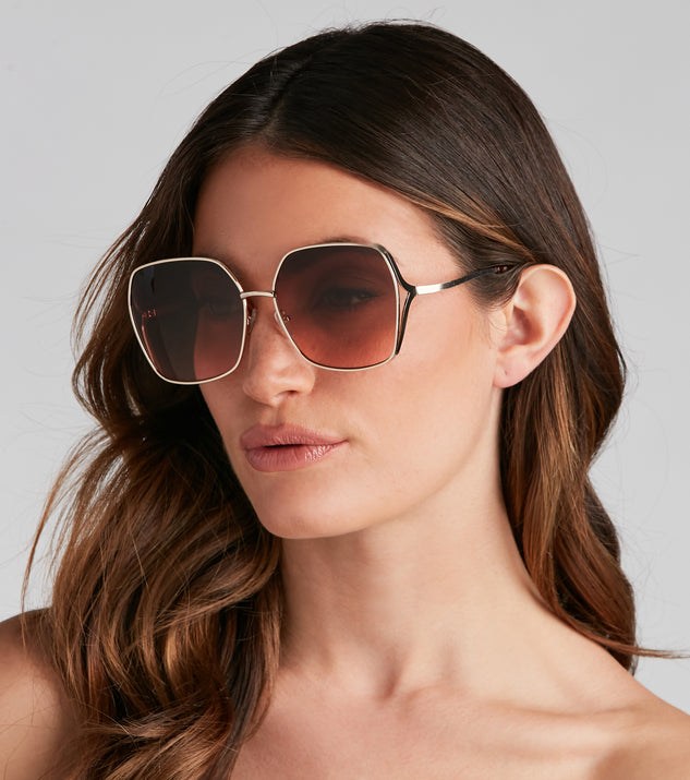 Trendy Staple Oversized Sunglasses is a trendy pick to create 2023 festival outfits, festival dresses, outfits for concerts or raves, and complete your best party outfits!