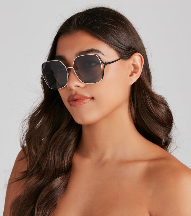 She's Fab Oversized Sunglasses is a trendy pick to create 2023 festival outfits, festival dresses, outfits for concerts or raves, and complete your best party outfits!