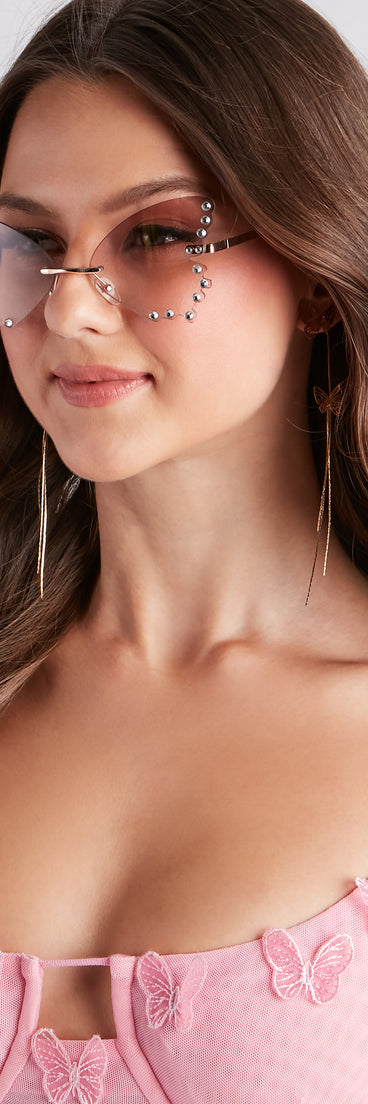 Winged Beauty Butterfly Sunglasses is a fire pick to create 2023 festival outfits, concert dresses, outfits for raves, or to complete your best party outfits or clubwear!