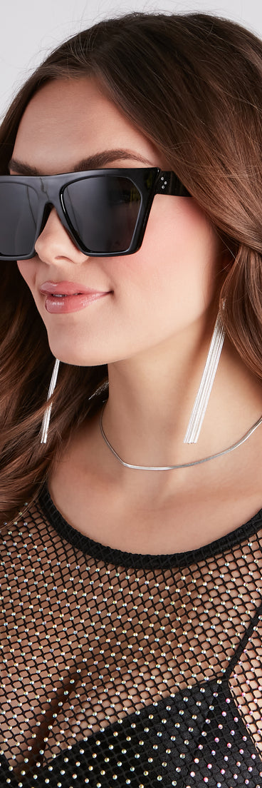 Diva Moment Cat Eye Sunglasses is a fire pick to create 2023 festival outfits, concert dresses, outfits for raves, or to complete your best party outfits or clubwear!