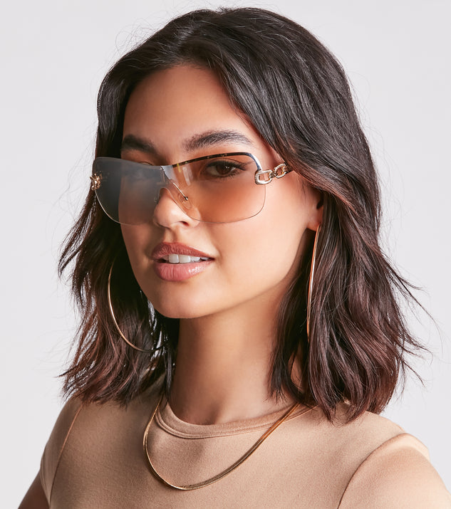 2000s Style Clear-Frame Sunglasses is a fire pick to create 2023 festival outfits, concert dresses, outfits for raves, or to complete your best party outfits or clubwear!