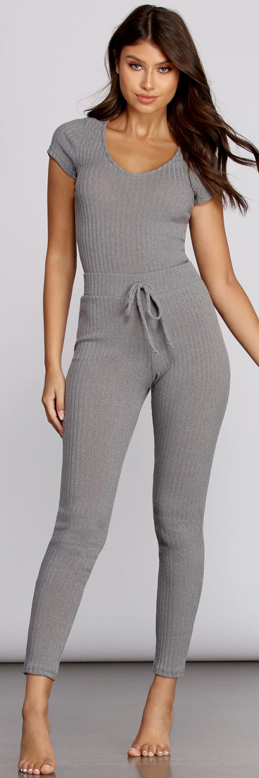Cozy On Up PJ Leggings provides essential lift and support for creating your best summer outfits of the season for 2023!