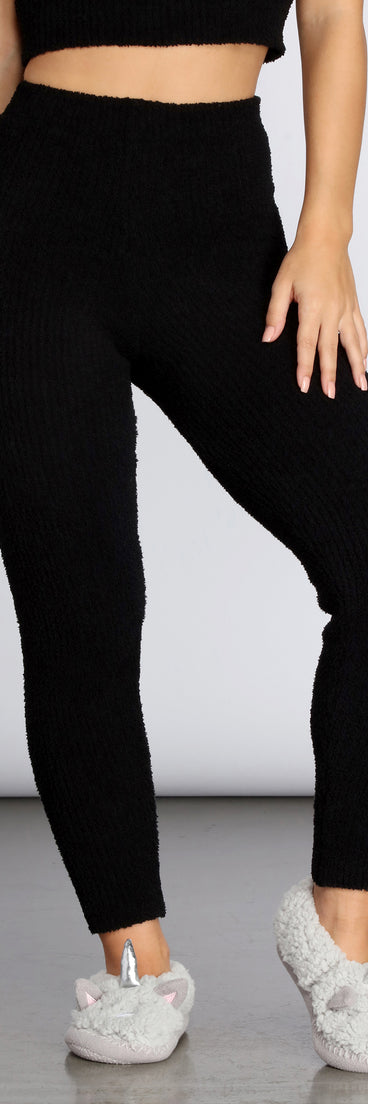 Cozy Girl Chenille Pj Leggings provides essential lift and support for creating your best summer outfits of the season for 2023!