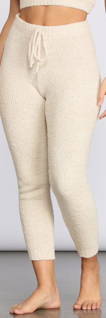 Lazy Dayz Chenille Leggings provides essential lift and support for creating your best summer outfits of the season for 2023!