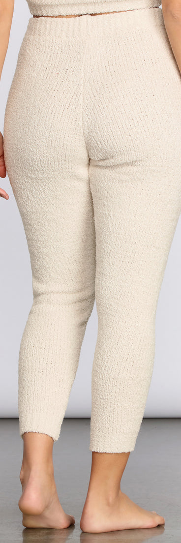 Lazy Dayz Chenille Leggings provides essential lift and support for creating your best summer outfits of the season for 2023!