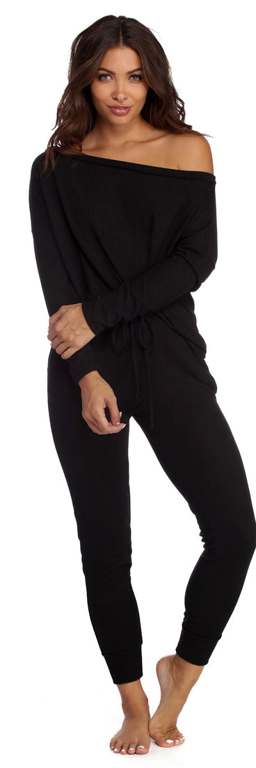 Slumber In Style Pajama Joggers provides essential lift and support for creating your best summer outfits of the season for 2023!