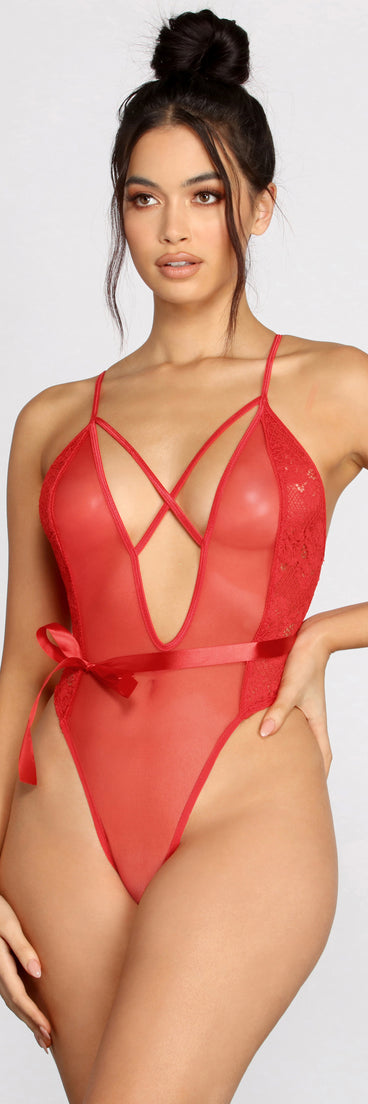 That's Amore Sheer Teddy provides essential lift and support for creating your best summer outfits of the season for 2023!