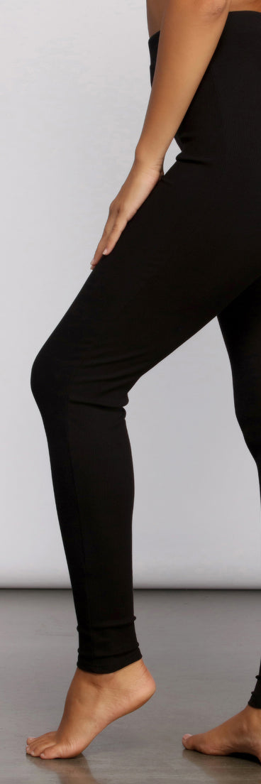 You’ll look stunning in the Ribbed High Waist Pajama Leggings when paired with its matching separate to create a glam clothing set perfect for parties, date nights, concert outfits, back-to-school attire, or for any summer event!