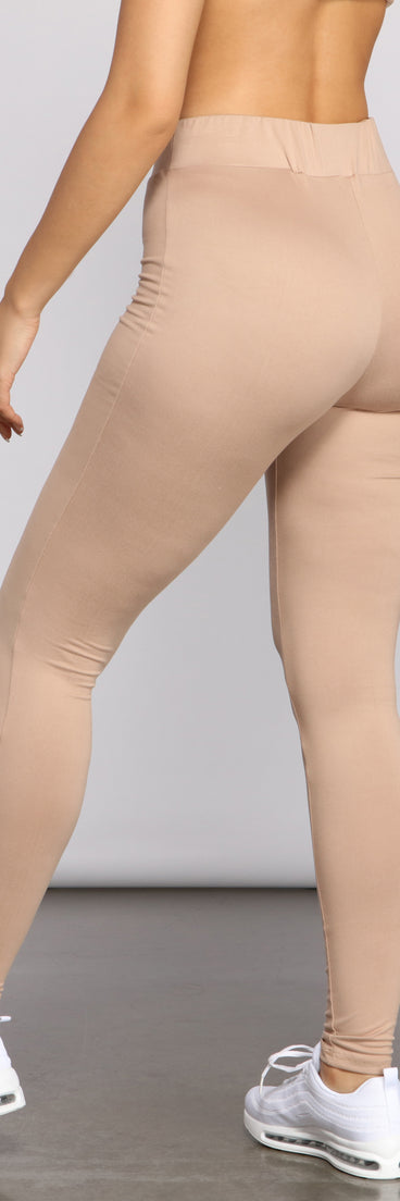 Essential High Waist Pajama Leggings provides essential lift and support for creating your best summer outfits of the season for 2023!