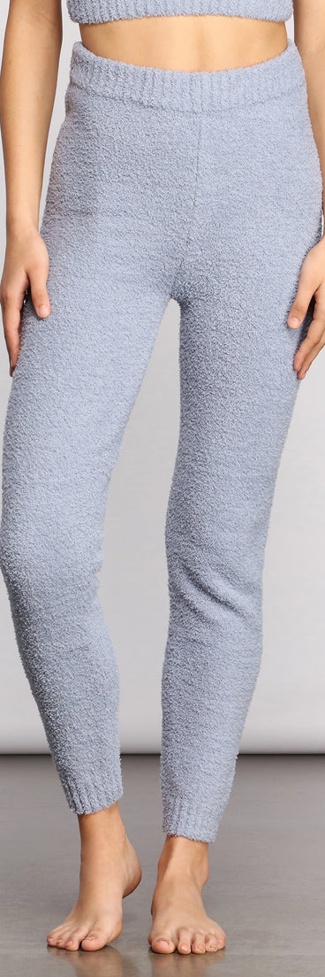 You’ll look stunning in the Chic Chenille Knit High Waist Leggings when paired with its matching separate to create a glam clothing set perfect for parties, date nights, concert outfits, back-to-school attire, or for any summer event!