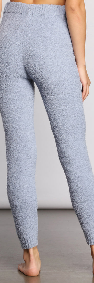 You’ll look stunning in the Chic Chenille Knit High Waist Leggings when paired with its matching separate to create a glam clothing set perfect for parties, date nights, concert outfits, back-to-school attire, or for any summer event!