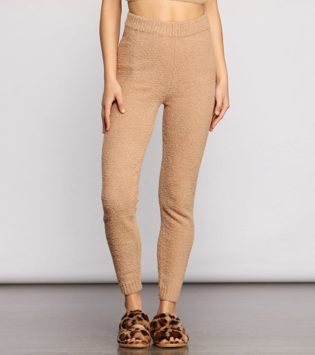 You’ll look stunning in the Cozy and Snug Chenille Pajama Leggings when paired with its matching separate to create a glam clothing set perfect for parties, date nights, concert outfits, back-to-school attire, or for any summer event!