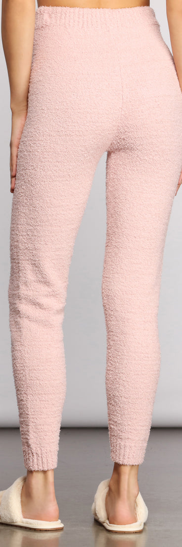 You’ll look stunning in the Keeping Knit Dreamy Chenille Knit Pajama Leggings when paired with its matching separate to create a glam clothing set perfect for parties, date nights, concert outfits, back-to-school attire, or for any summer event!