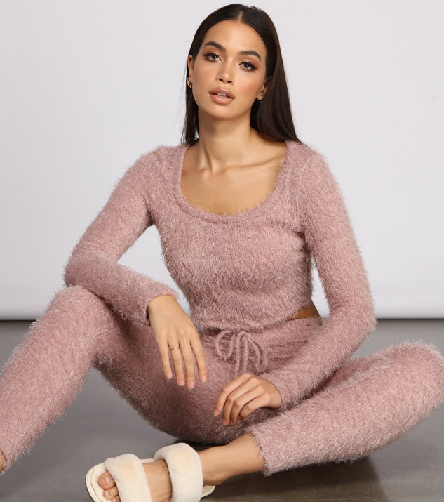 You’ll look stunning in the Long Sleeve Eyelash Knit Pajama Top when paired with its matching separate to create a glam clothing set perfect for parties, date nights, concert outfits, back-to-school attire, or for any summer event!
