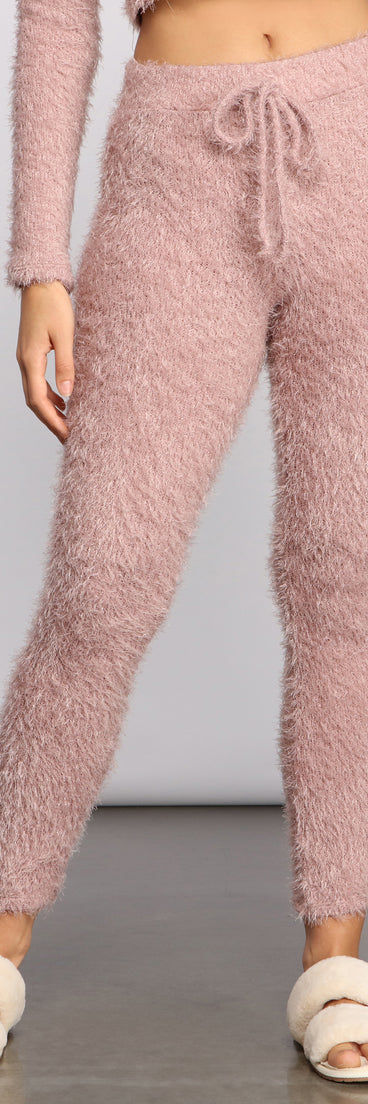 You’ll look stunning in the Mid Rise Eyelash Knit Pajama Leggings when paired with its matching separate to create a glam clothing set perfect for parties, date nights, concert outfits, back-to-school attire, or for any summer event!