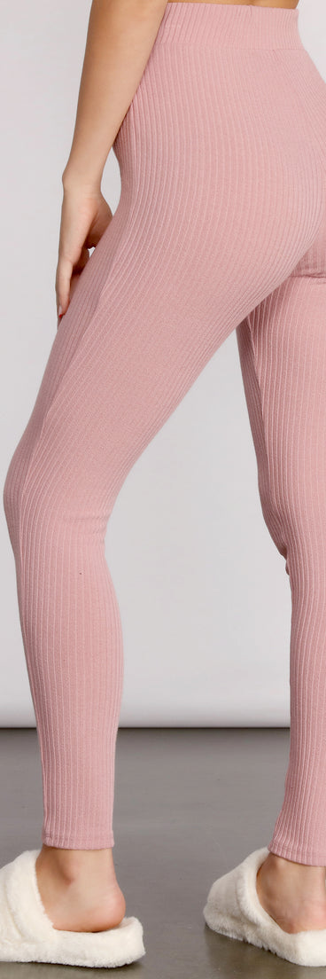 You’ll look stunning in the Dreamy Babe Pajama Leggings when paired with its matching separate to create a glam clothing set perfect for parties, date nights, concert outfits, back-to-school attire, or for any summer event!