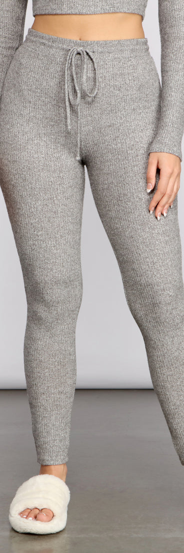 Brushed Ribbed Knit Pajama Leggings provides essential lift and support for creating your best summer outfits of the season for 2023!