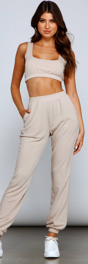 Keep It Chill Pajama Joggers provides essential lift and support for creating your best summer outfits of the season for 2023!
