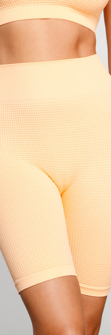 You’ll look stunning in the Casual Cutie Waffle Knit Pajama Biker Shorts when paired with its matching separate to create a glam clothing set perfect for parties, date nights, concert outfits, back-to-school attire, or for any summer event!