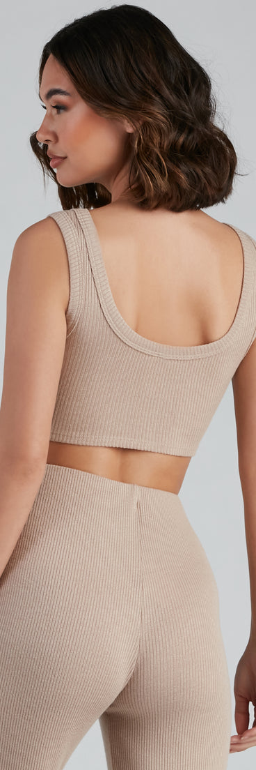 Weekend Look Crop Pajama Tank provides essential lift and support for creating your best summer outfits of the season for 2023!