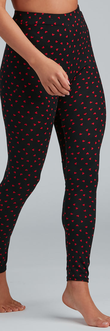 So Flirty Heart Printed Pajama Leggings provides essential lift and support for creating your best summer outfits of the season for 2023!