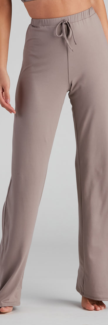 Chill Days Wide-Leg Pajama Pants provides essential lift and support for creating your best summer outfits of the season for 2023!